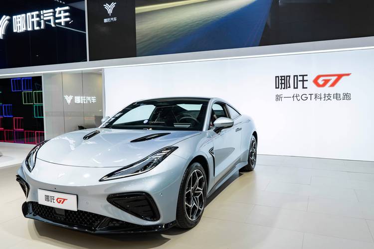 重庆南岸区弘康迈企业管理咨询哪吒汽车在智能汽车领域的表现，领途汽车在新能源汽车市场中的影响力